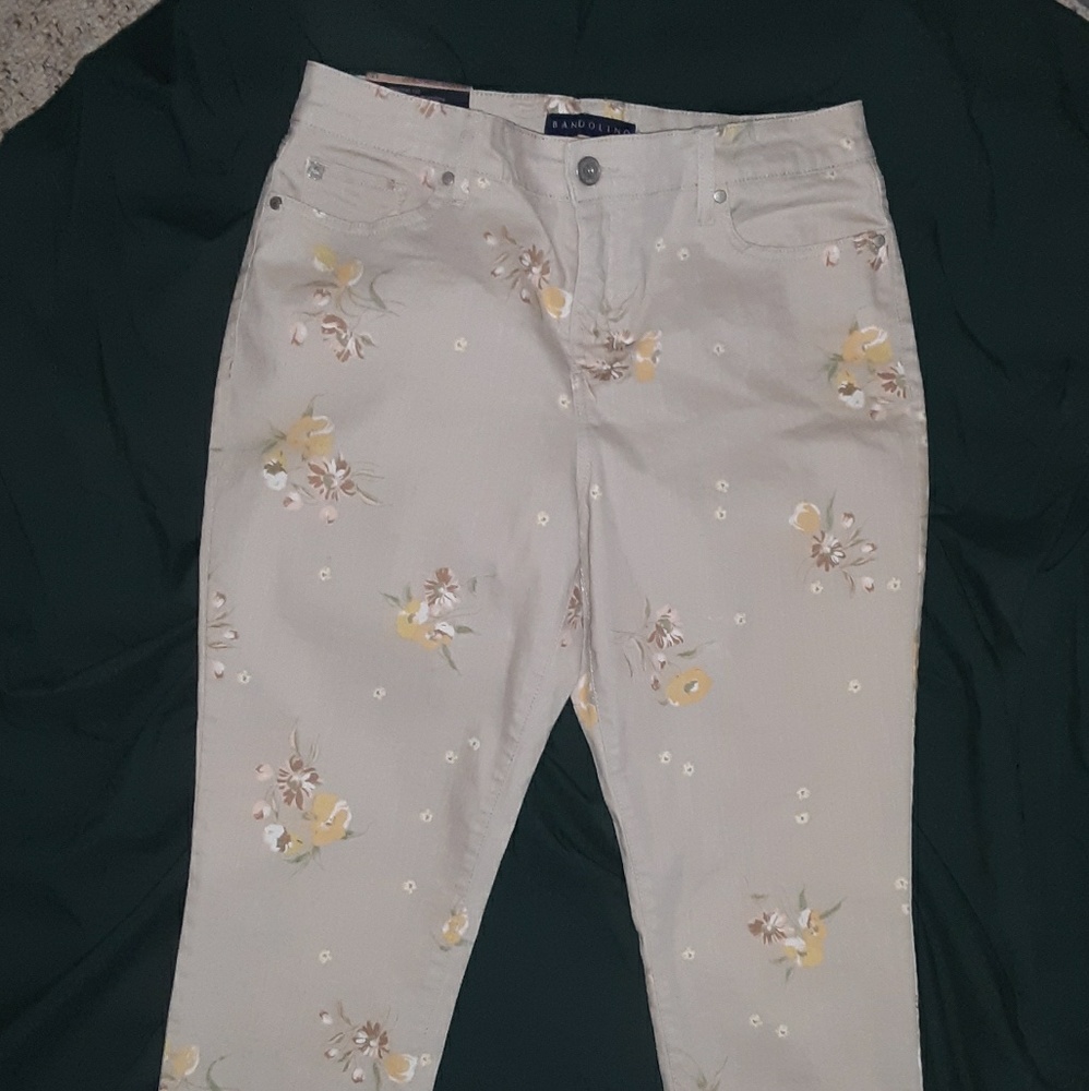 New with tags ladies crop jeans